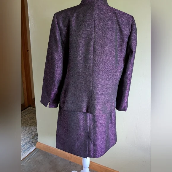 Le Suit Purple Blazer and Skirt Set - Picture 4 of 10